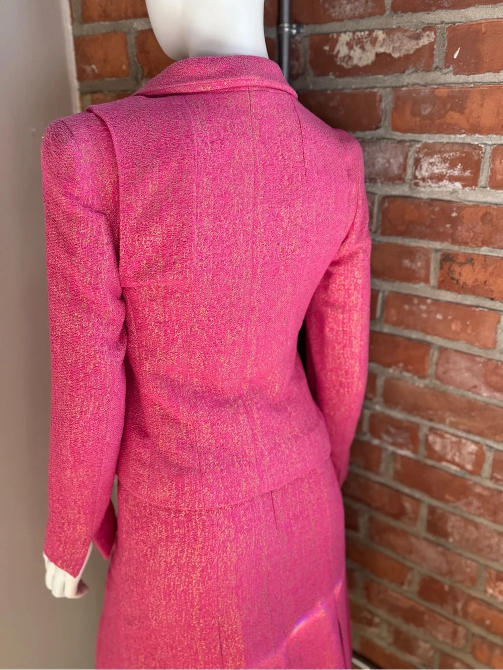 Vintage Chanel Fuchsia & Gold Metallic Skirt Suit | 2001 Cruise Collection